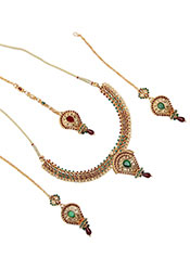 Classic Stones Enriched Necklace Set